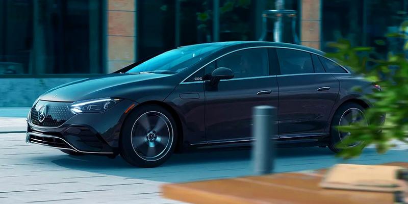 Mercedes-Benz EQE Limousine: Ansicht von links