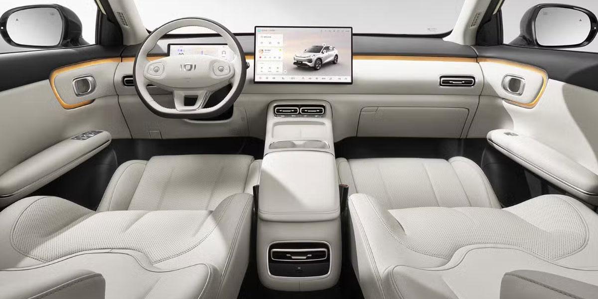 Changan Nevo Q05: Innenraum und Infotainment