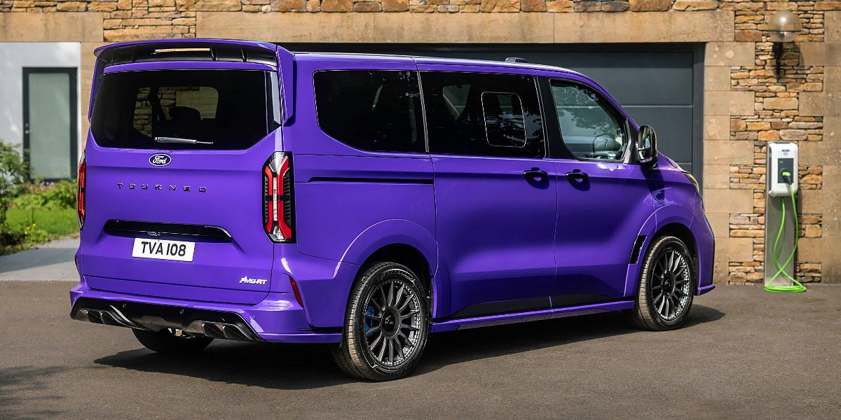Ford E-Tourneo Custom: An der Ladestation