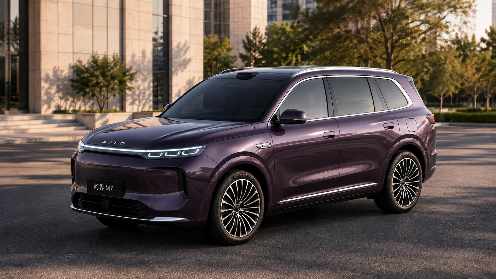 Lila SUV Roewe Jiayue 07 bei Sonnenuntergang