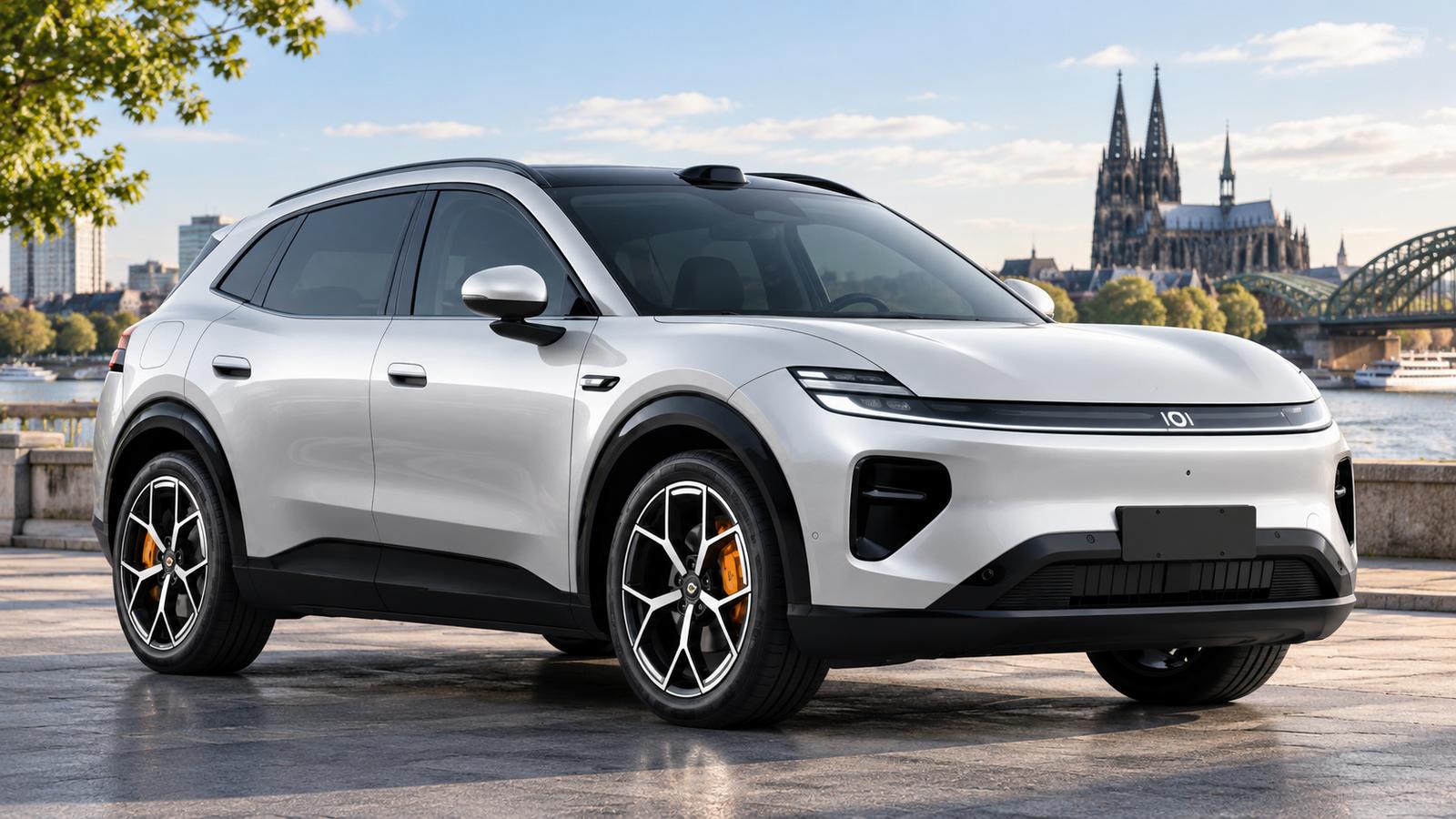 Der elektrische Crossover Changan Nevo Q06 vor dem Hintergrund von Köln.