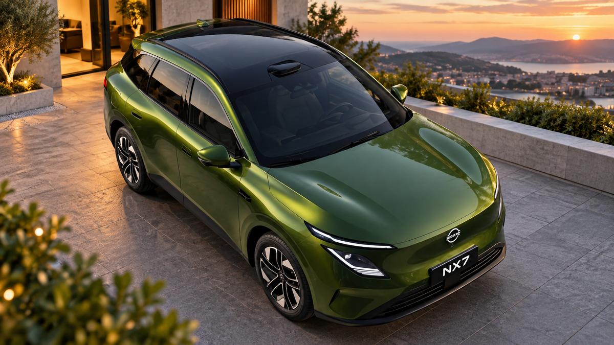 Grüner Nissan NX7 bei Sonnenuntergang