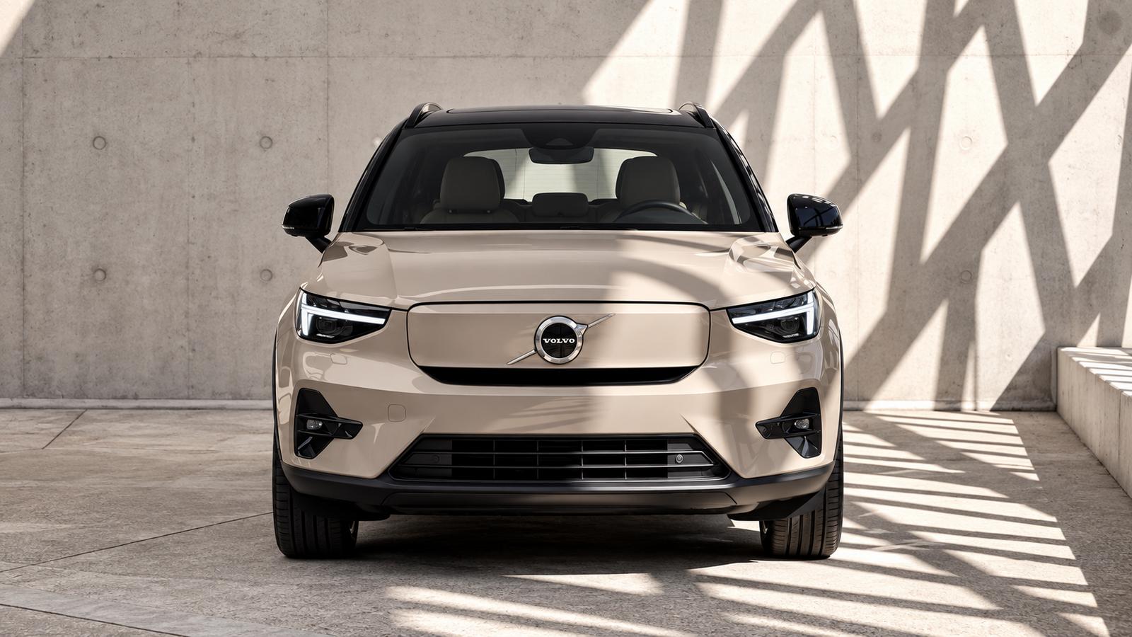 Volvo EX40 Facelift im geometrischen Licht